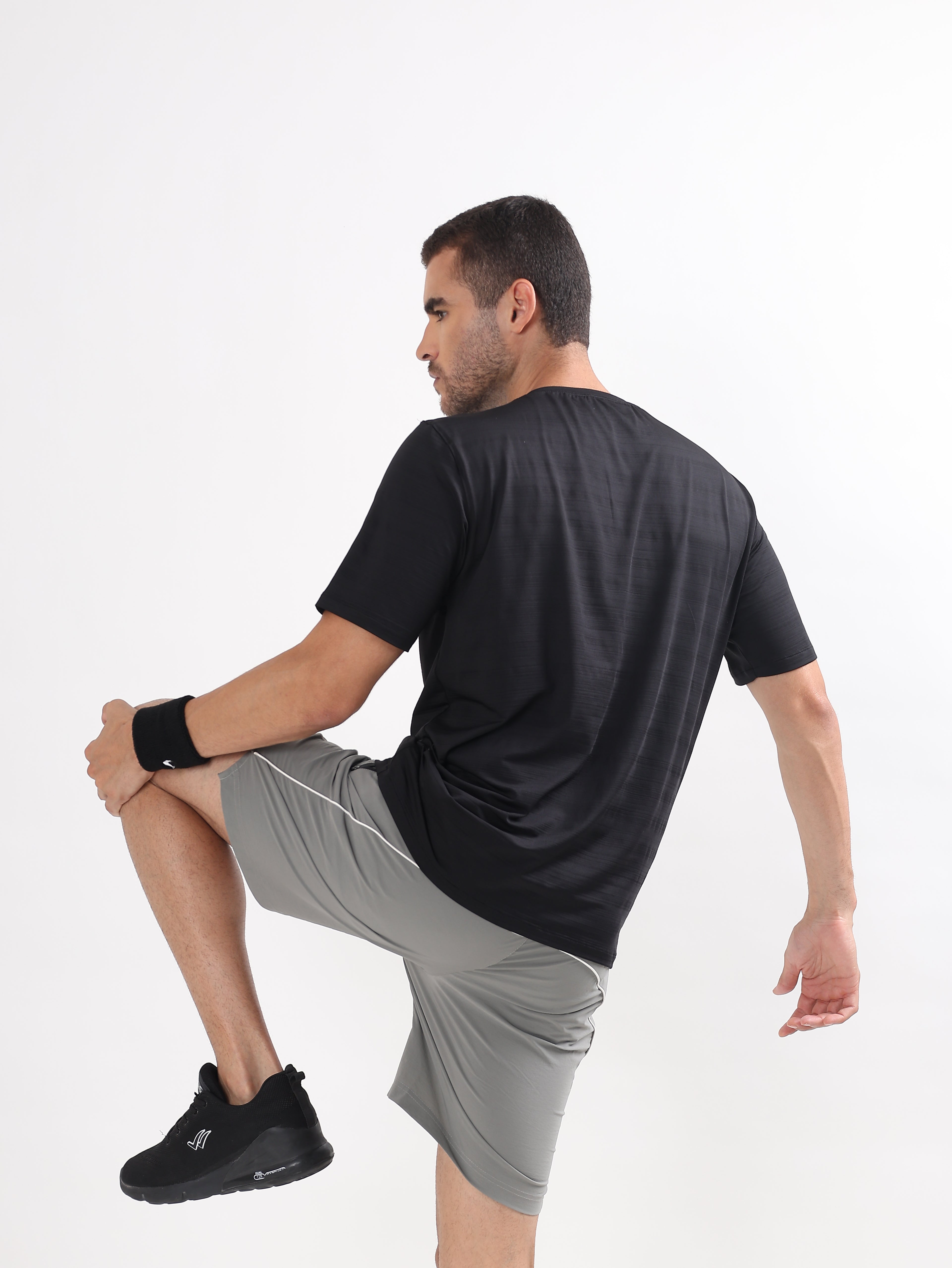 CORE BLACK PERFORMANCE T-SHIRT