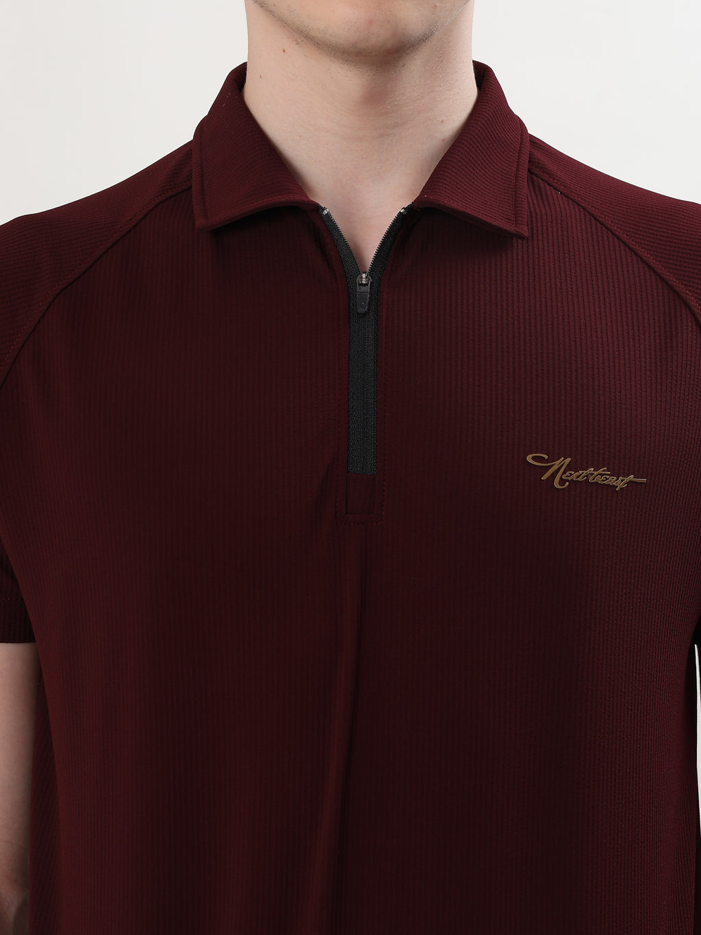 MEN MAROON TEXTURED HALF-ZIP POLO T-SHIRT