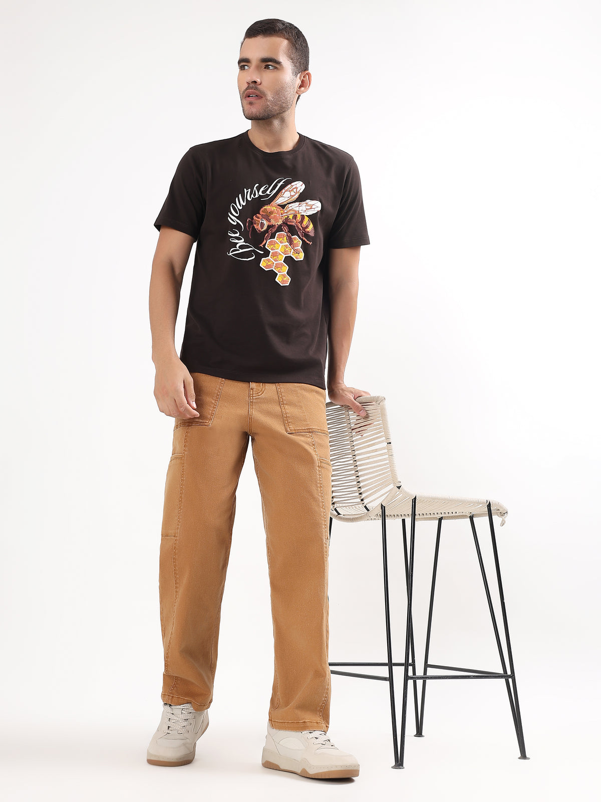 DARK BROWN BEE YOURSELF GRAPHIC T-SHIRT