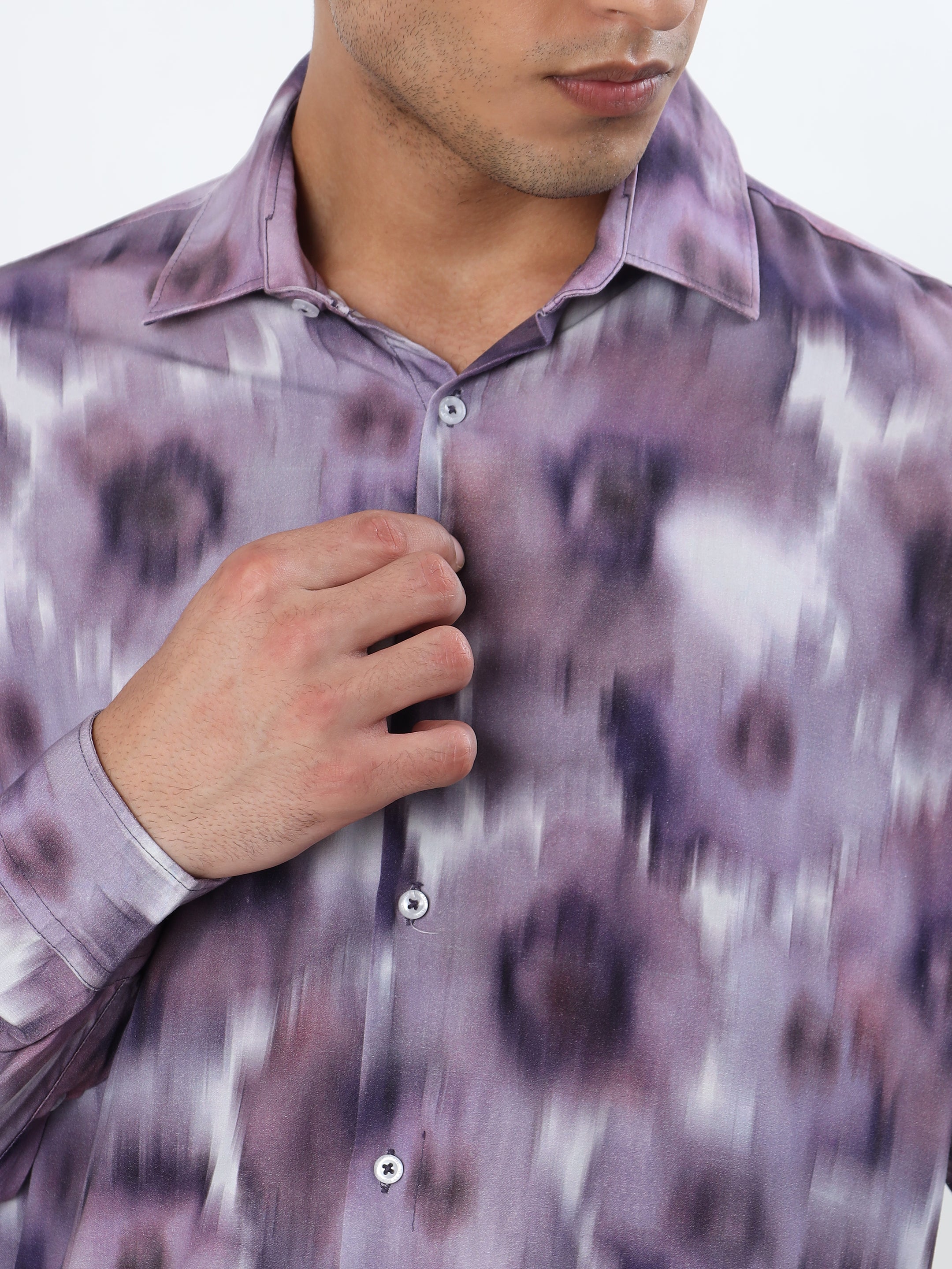 LAVENDER PURPLE BLURRED FLORAL ABSTRACT