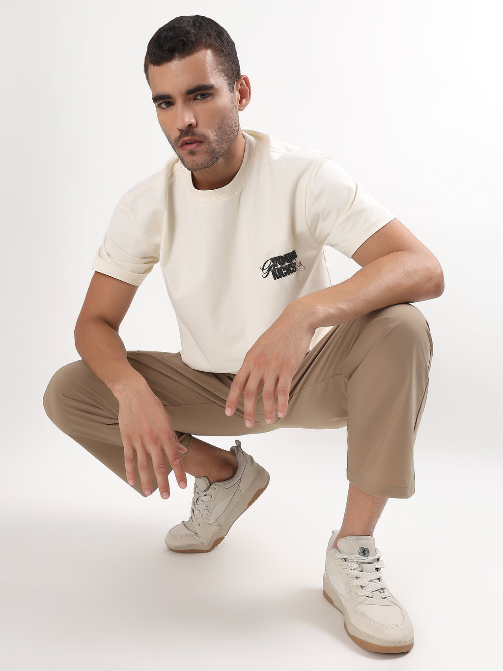 MEN OFF-WHITE SNEAKERHEAD GRAPHIC OVERSIZED T-SHIRT