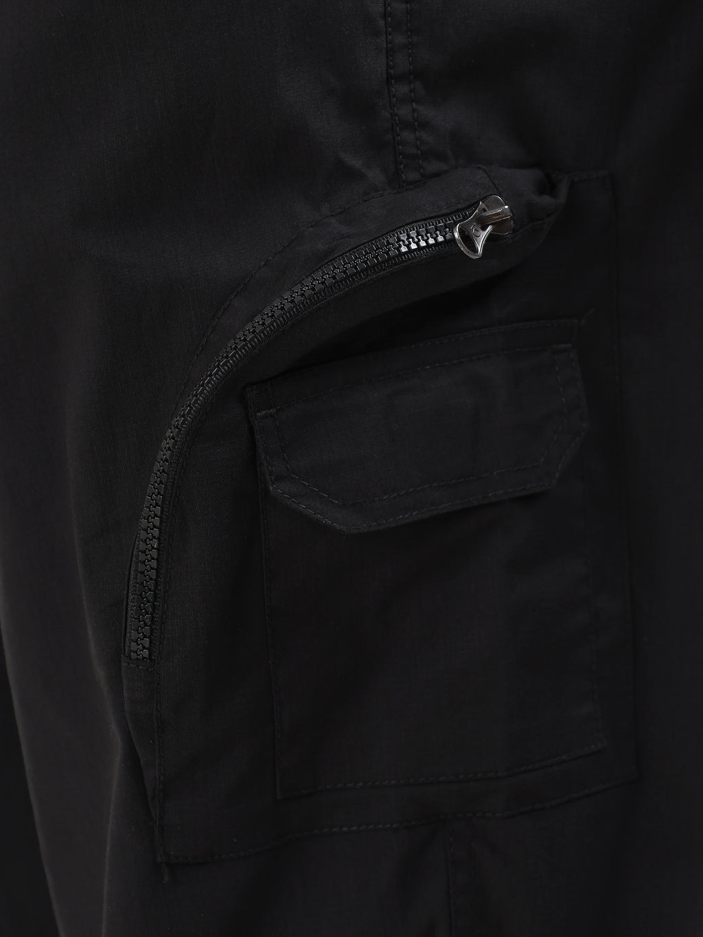 BLACK UTILITY CARGO TROUSERS (MULTIPLE FUNCTIONAL POCKETS)