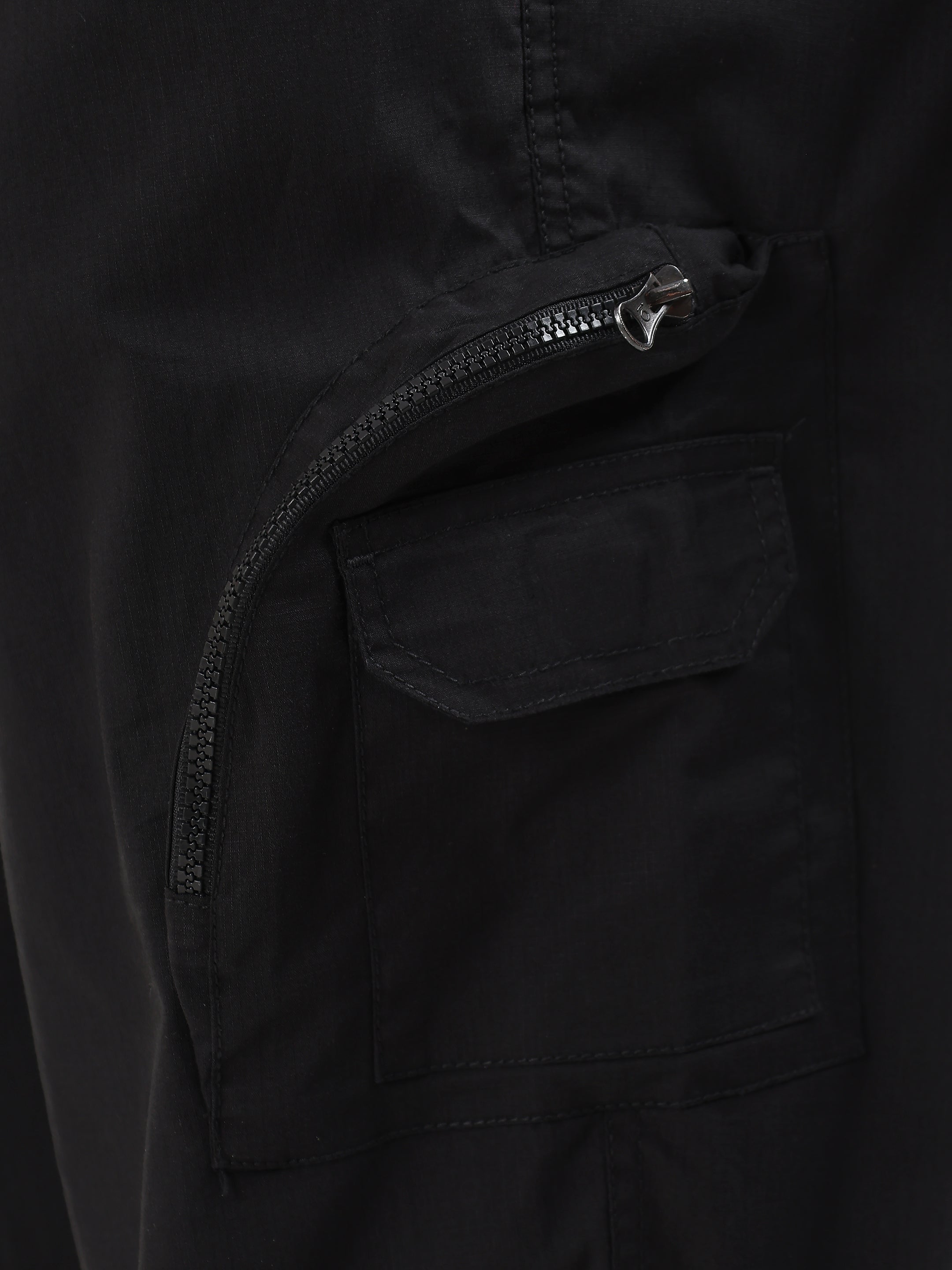 BLACK UTILITY CARGO TROUSERS (MULTIPLE FUNCTIONAL POCKETS)