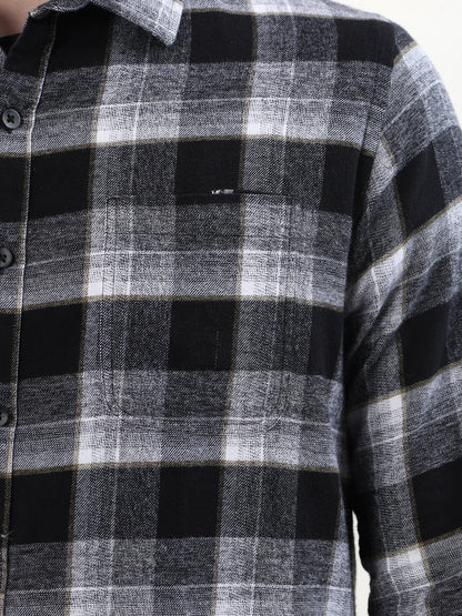 BLACK AND WHITE FLANNEL SHIRT
