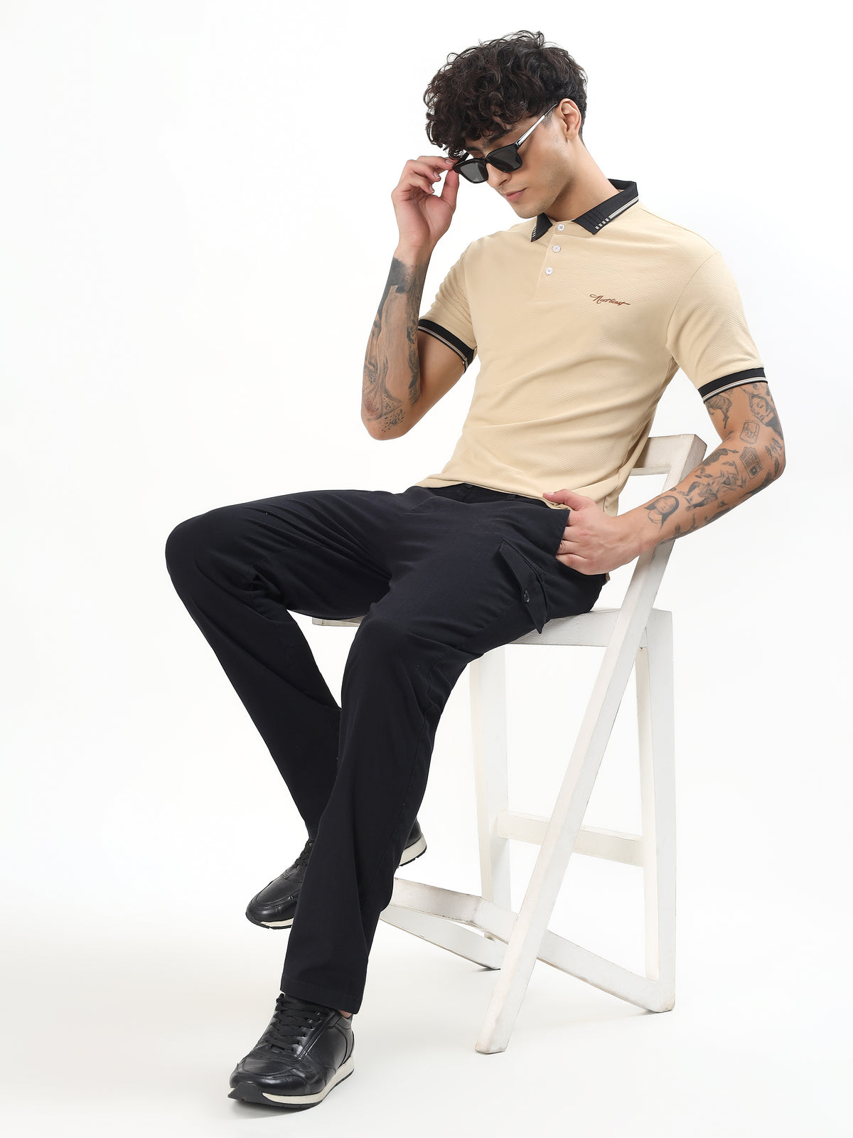 SUBTLE TEXTURED CONTRAST COLLAR POLO T-SHIRT - CREAM