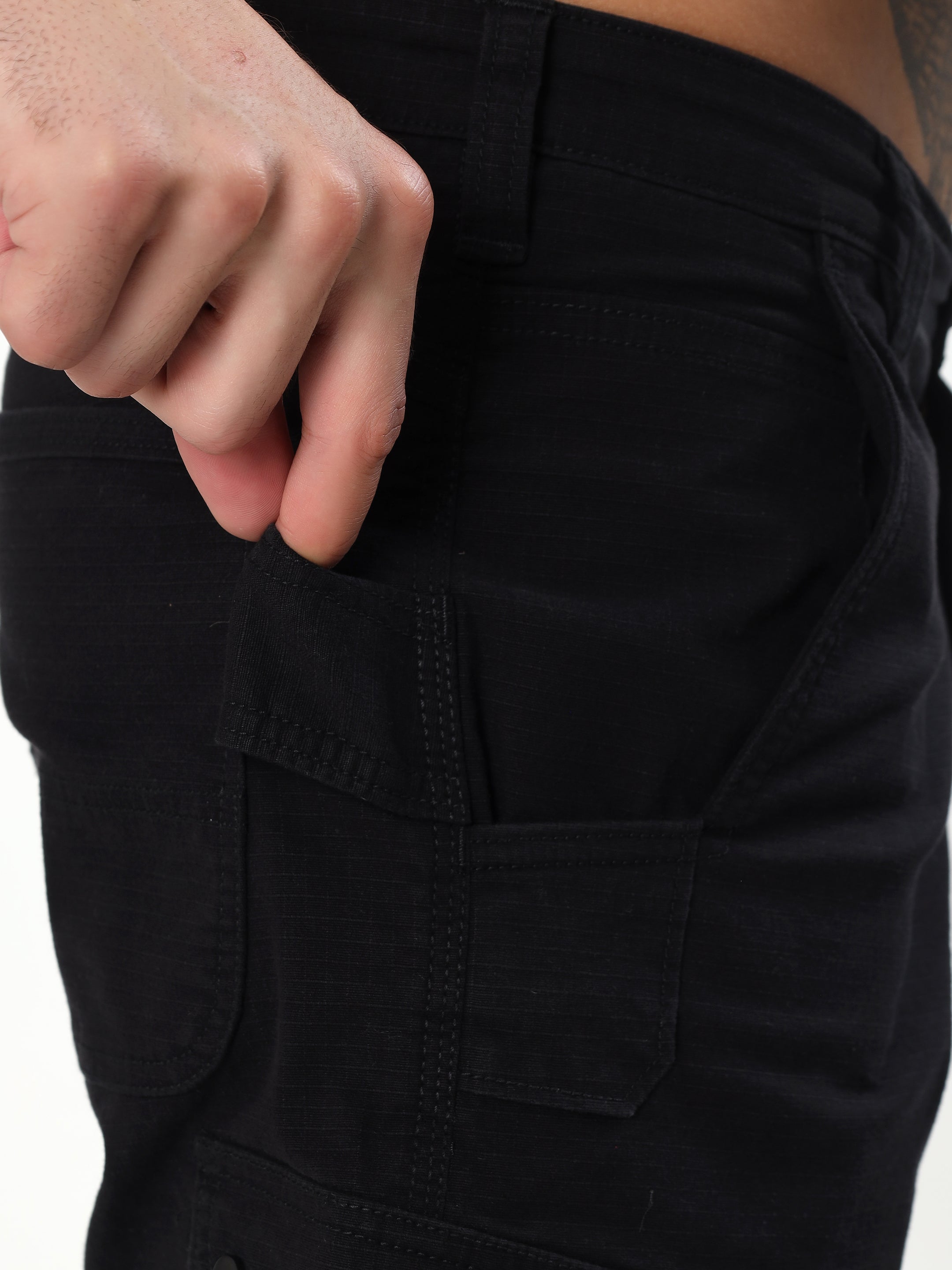 RIPSTOP CARGO BERMUDA SHORTS - BLACK