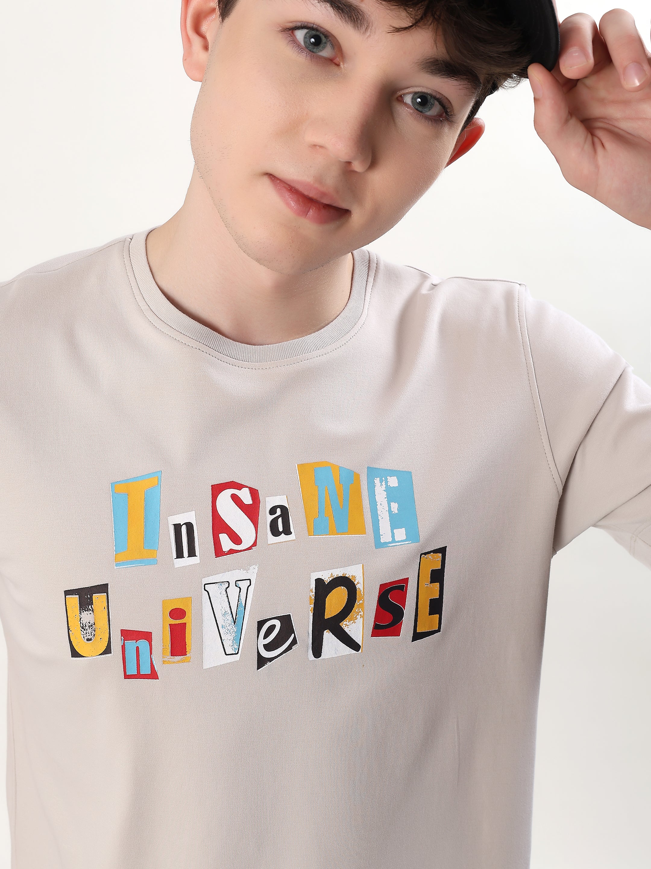 LIGHT GREY INSANE UNIVERSE GRAPHIC T-SHIRT
