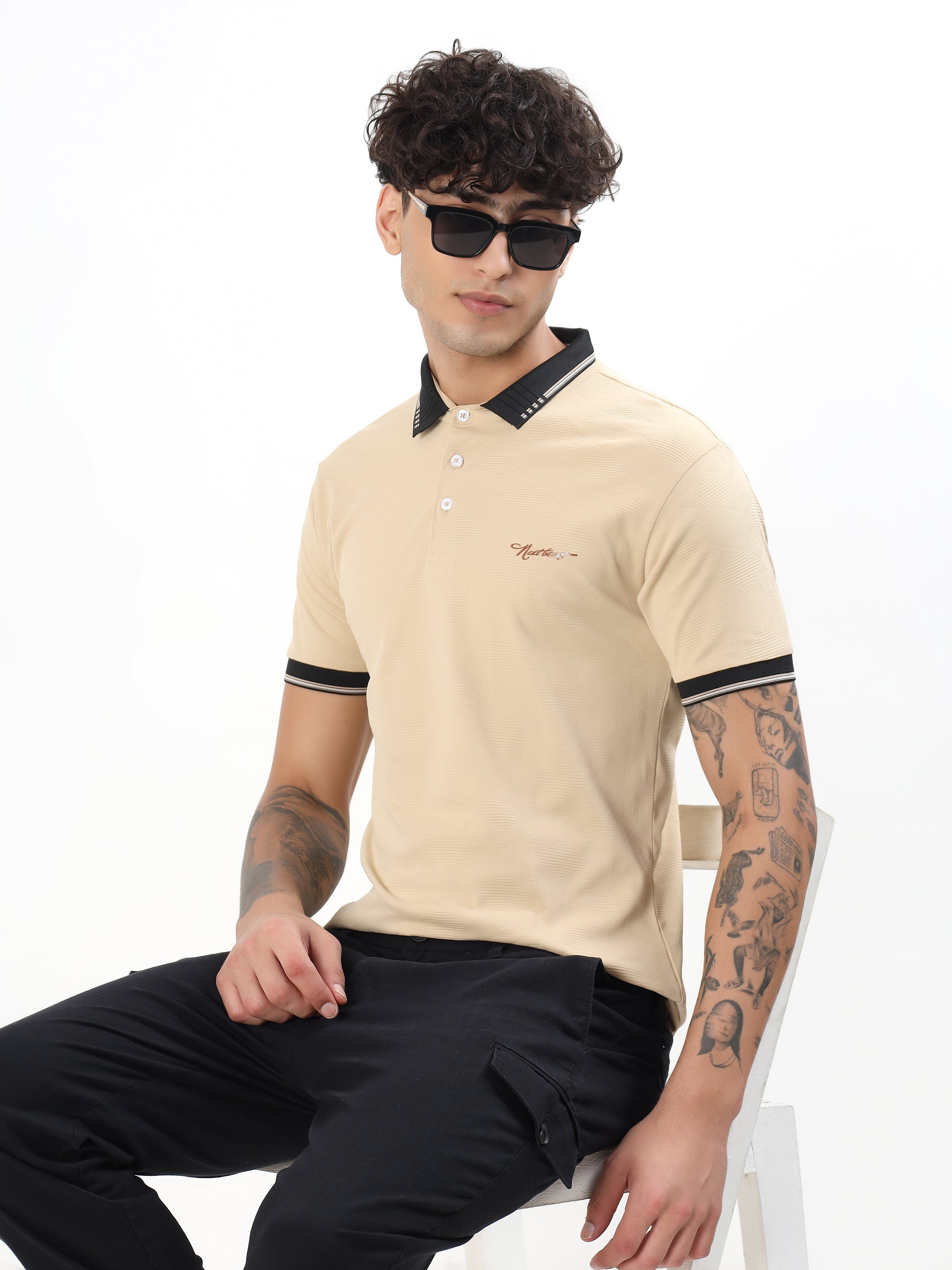 SUBTLE TEXTURED CONTRAST COLLAR POLO T-SHIRT - CREAM