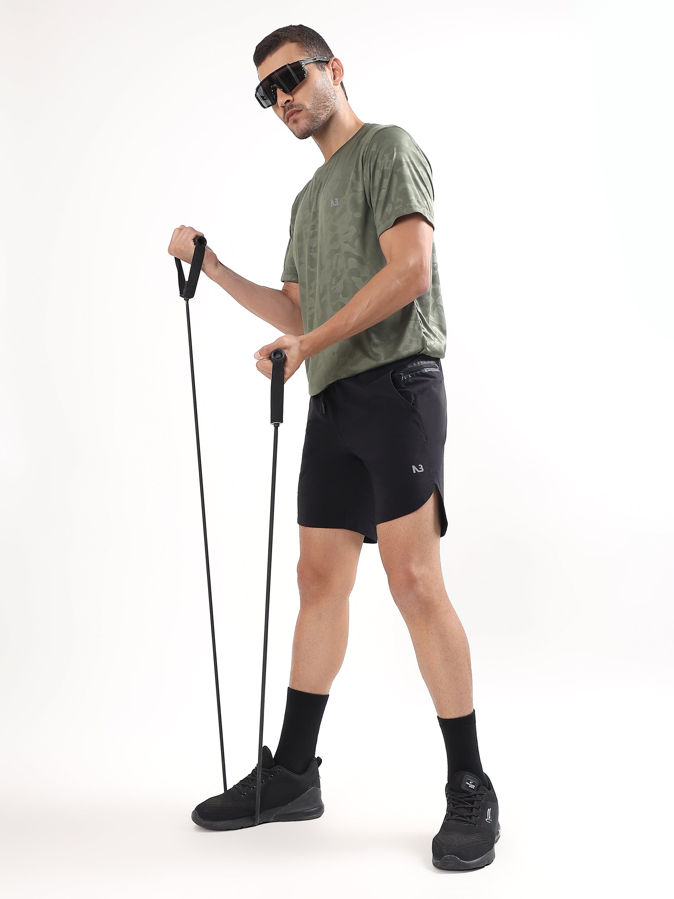 MEN BLACK PERFORMANCE QUICK-DRY SPORTS SHORTS