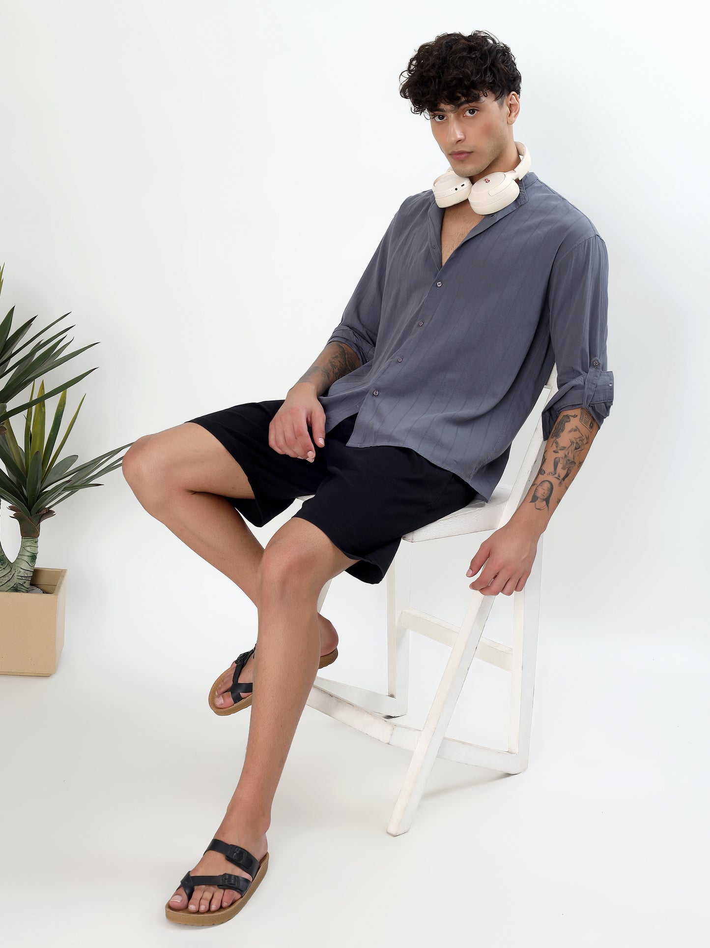 SEERSUCKER MANDARIN COLLAR GREY SHIRT