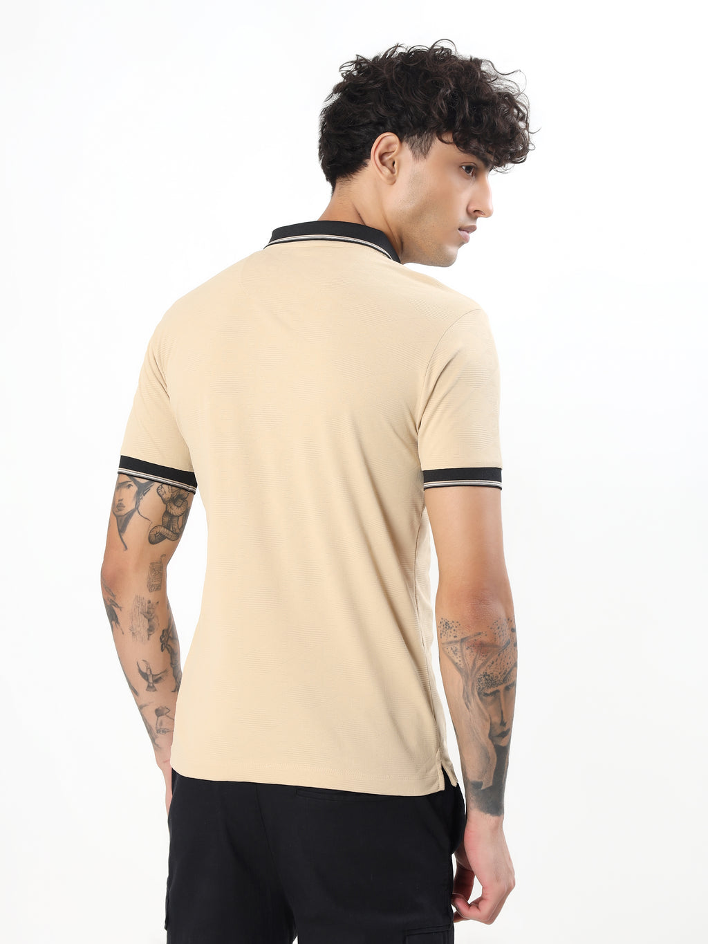 SUBTLE TEXTURED CONTRAST COLLAR POLO T-SHIRT - CREAM