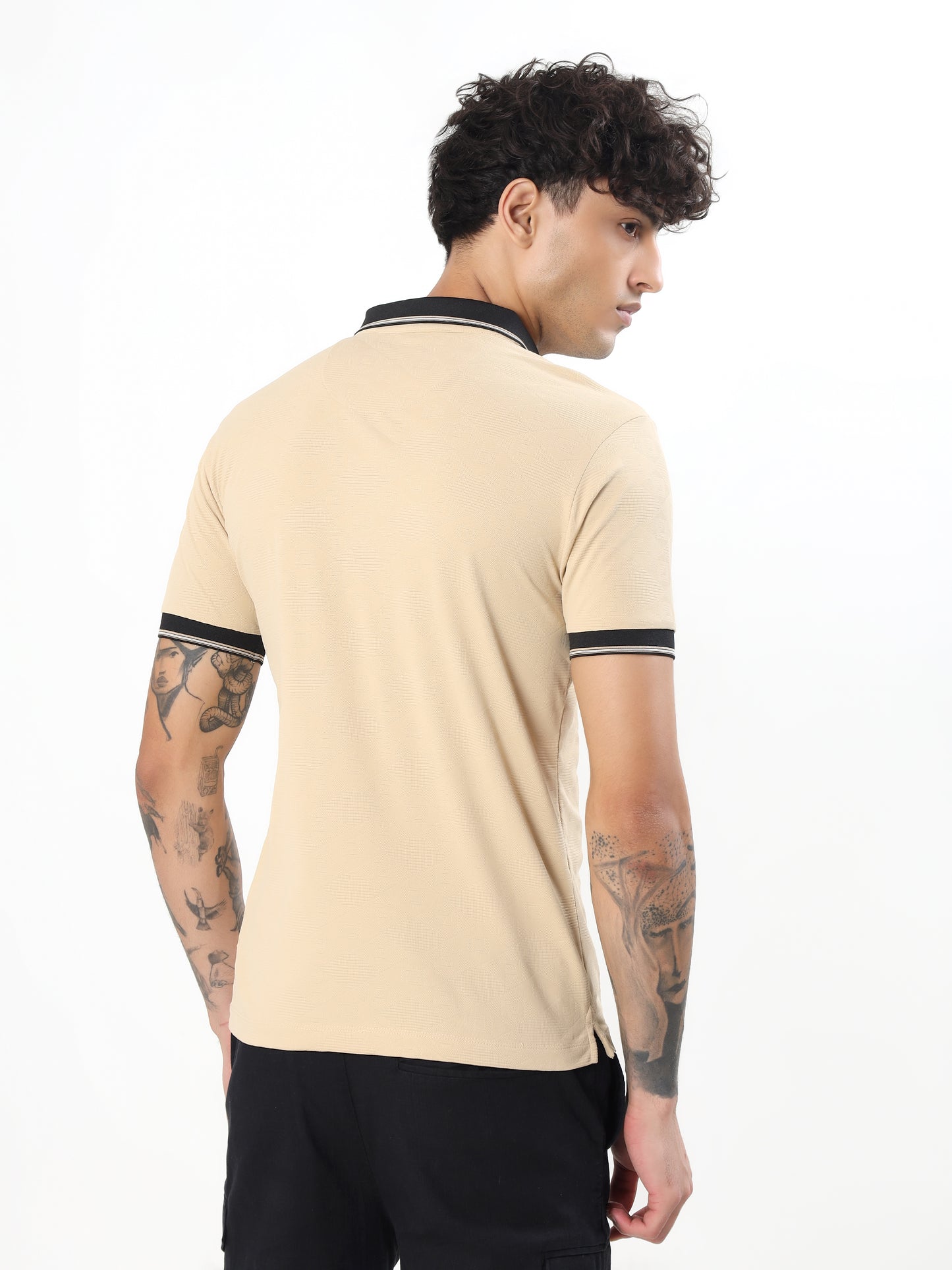 SUBTLE TEXTURED CONTRAST COLLAR POLO T-SHIRT - CREAM