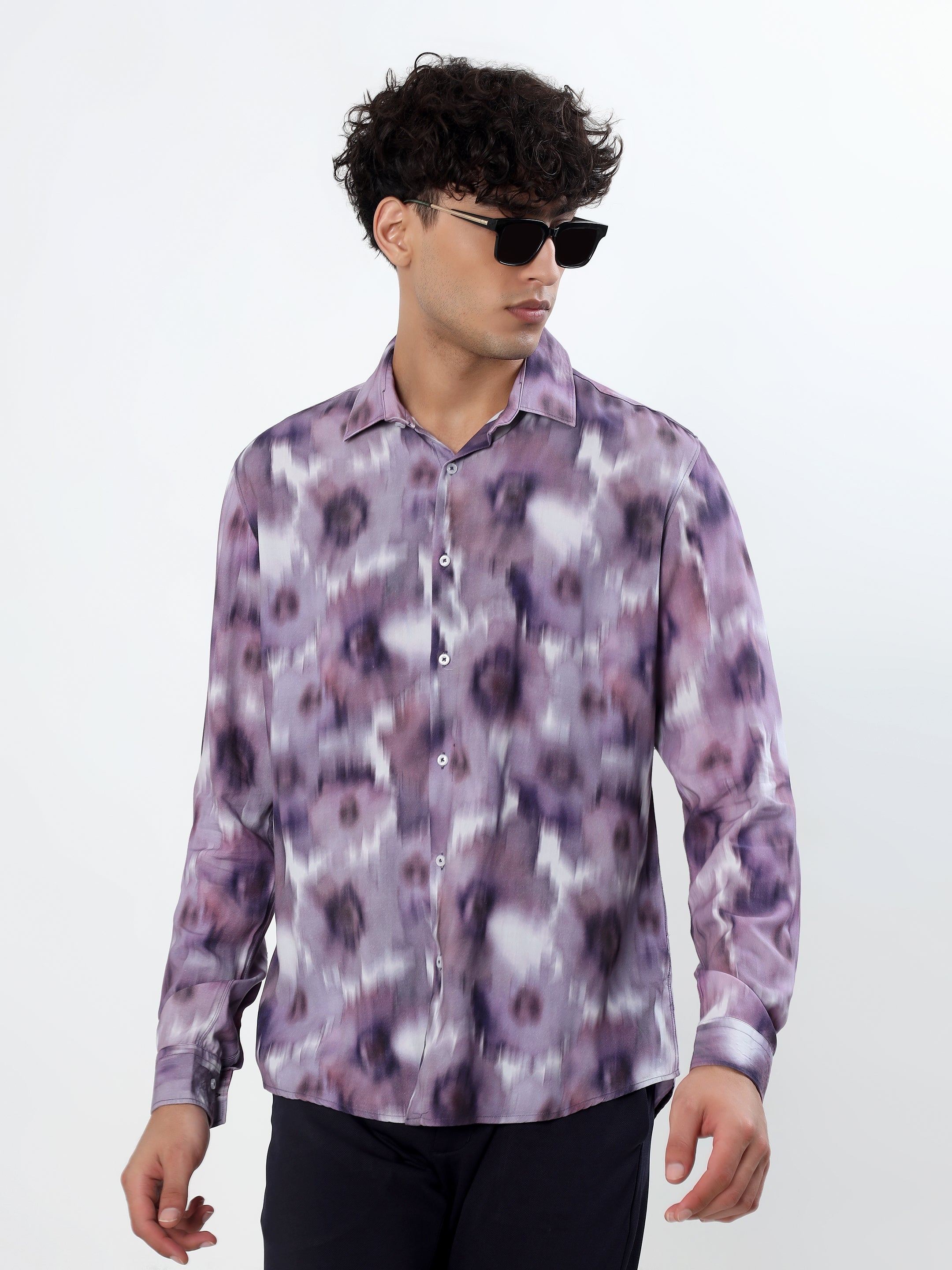 LAVENDER PURPLE BLURRED FLORAL ABSTRACT