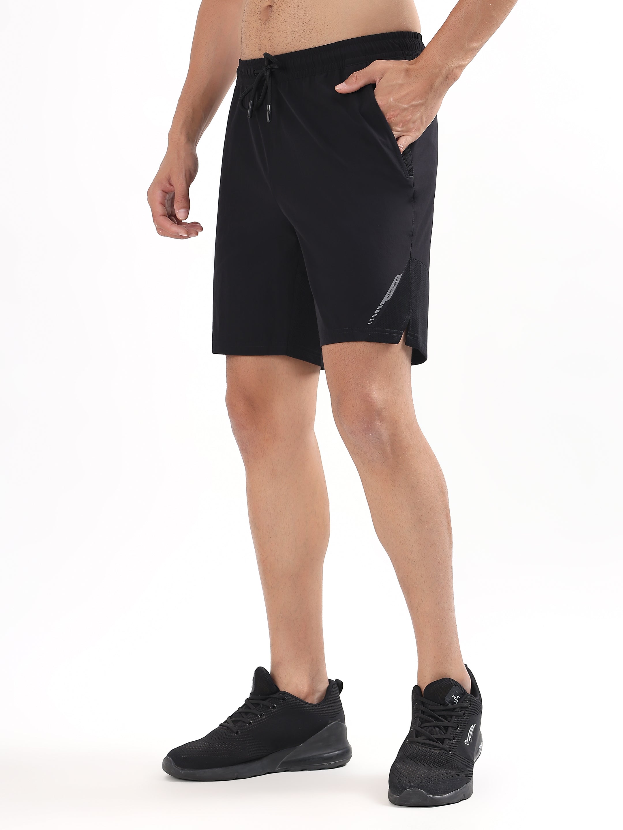 MEN BLACK LIGHTWEIGHT QUICK-DRY SPORTS SHORTS