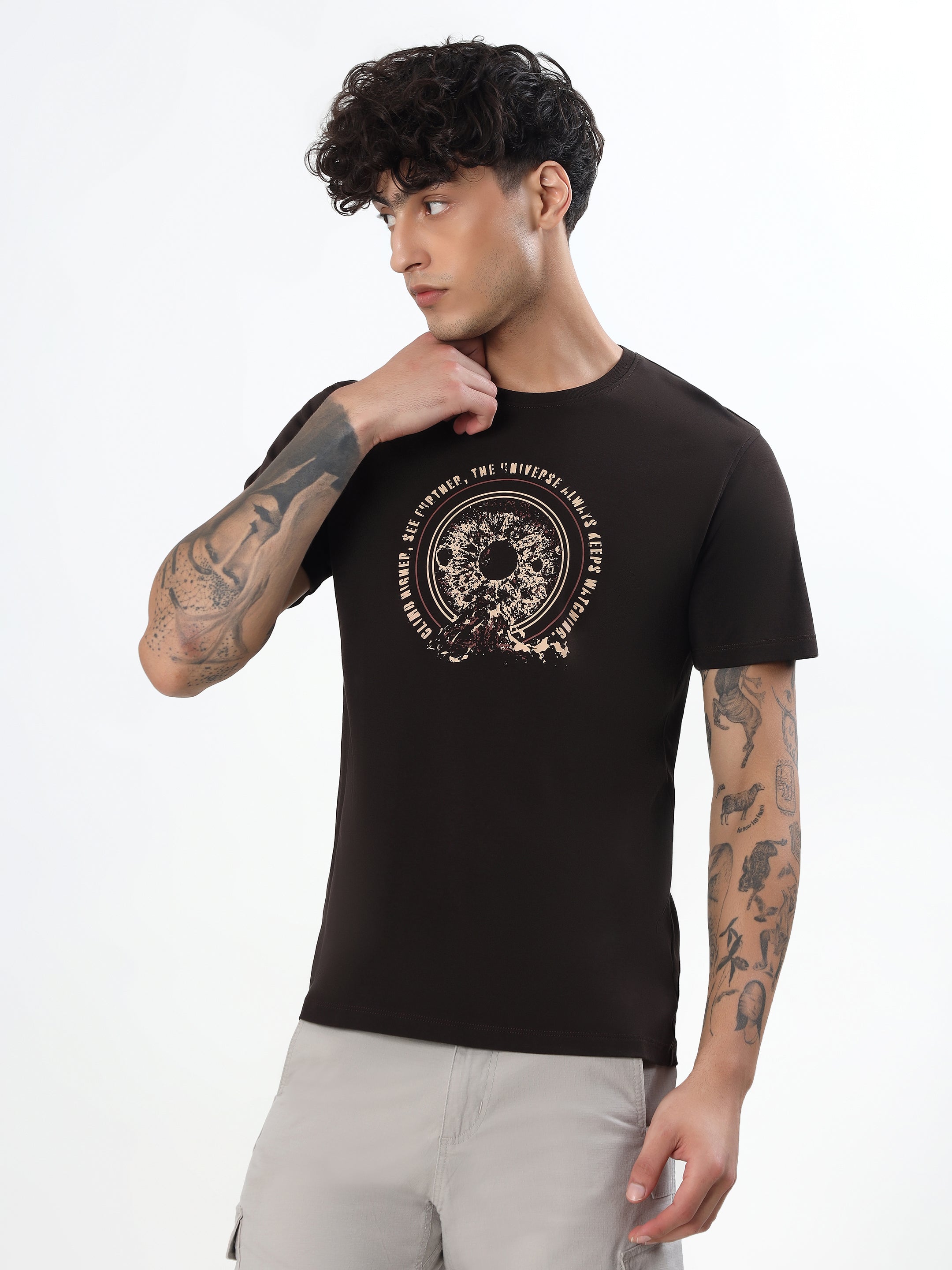 BLACK EYE OF THE UNIVERSE GRAPHIC T-SHIRT