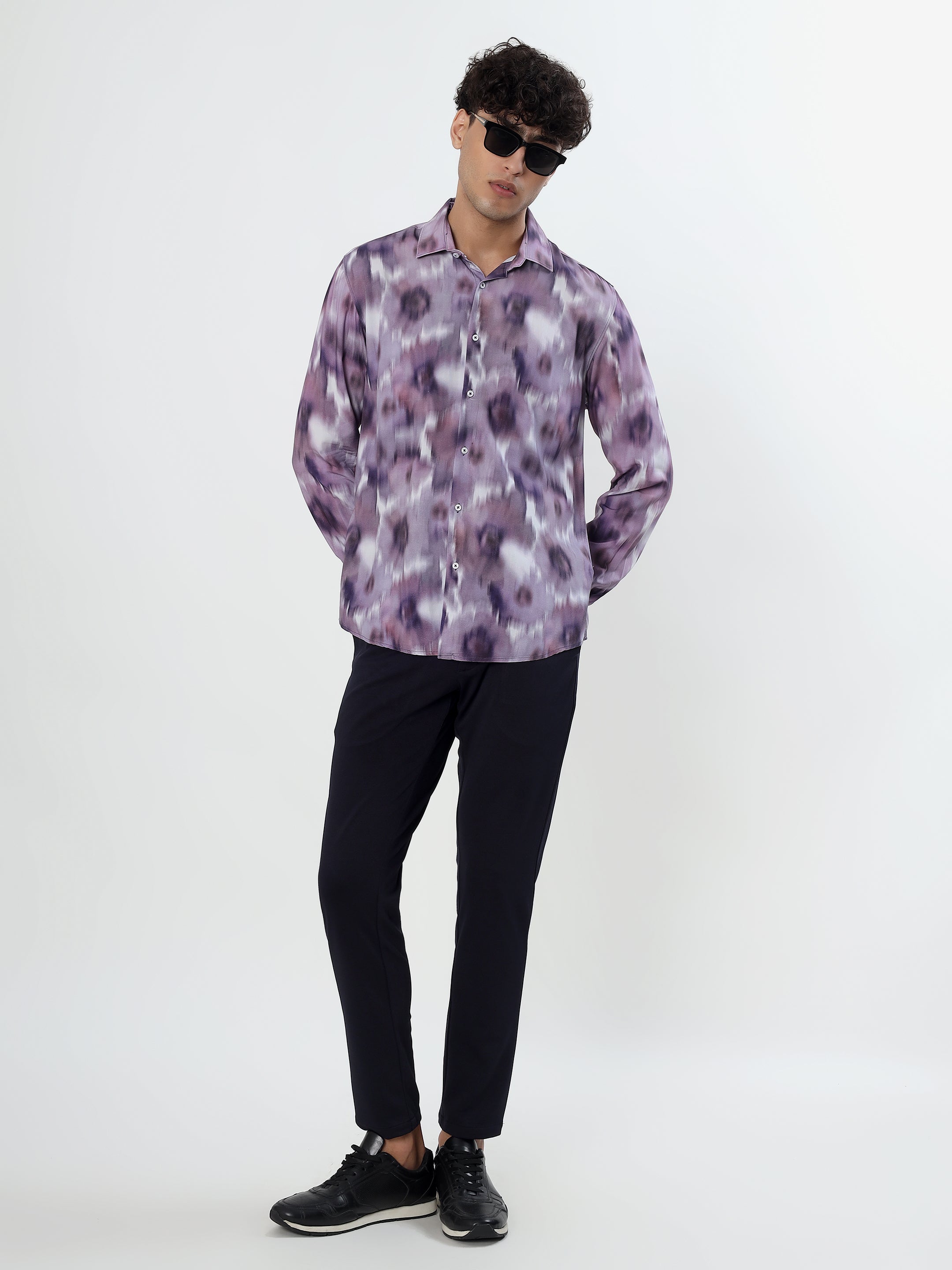 LAVENDER PURPLE BLURRED FLORAL ABSTRACT