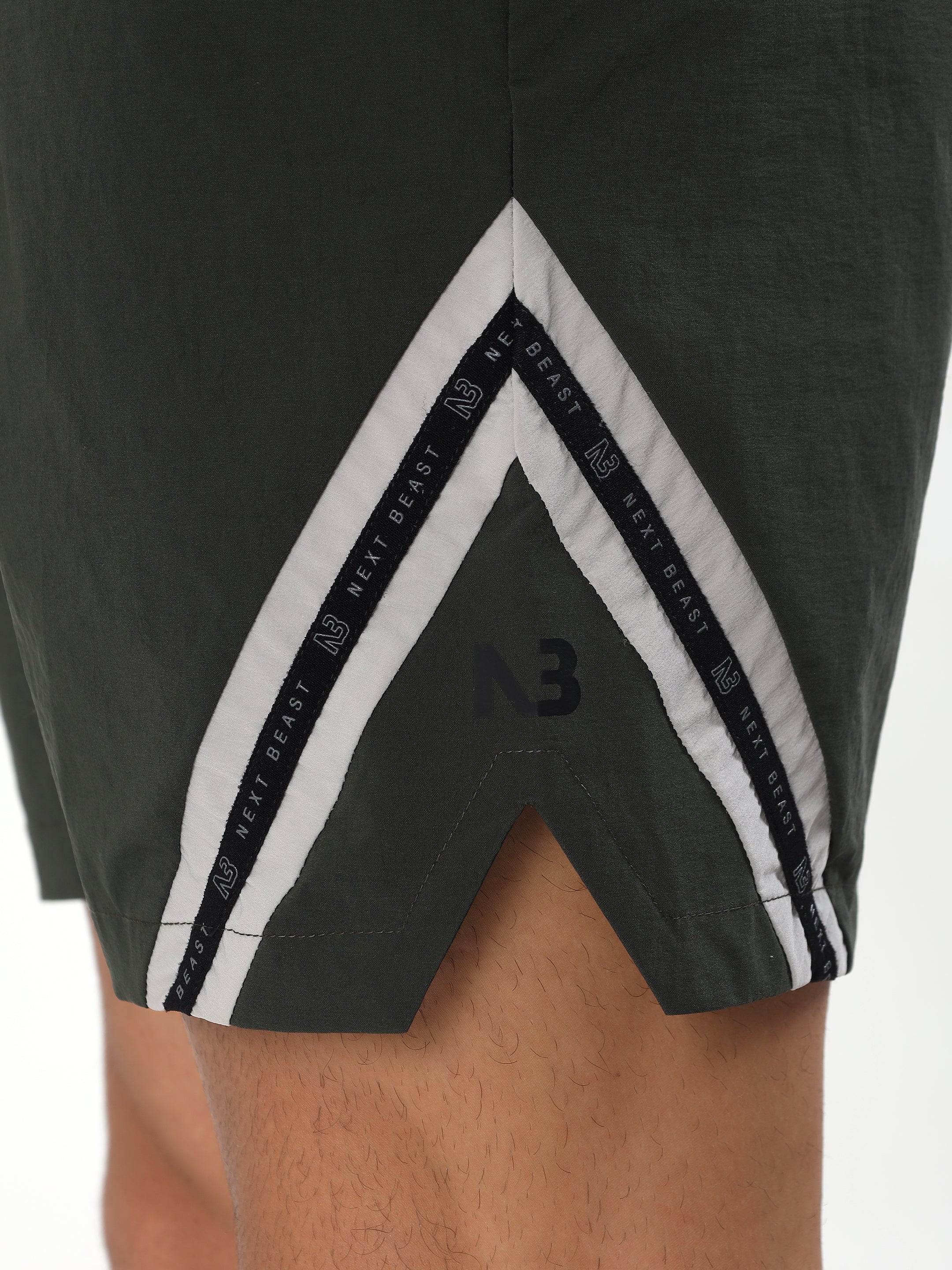 CHEVRON PERFORMANCE TRAINING SHORTS