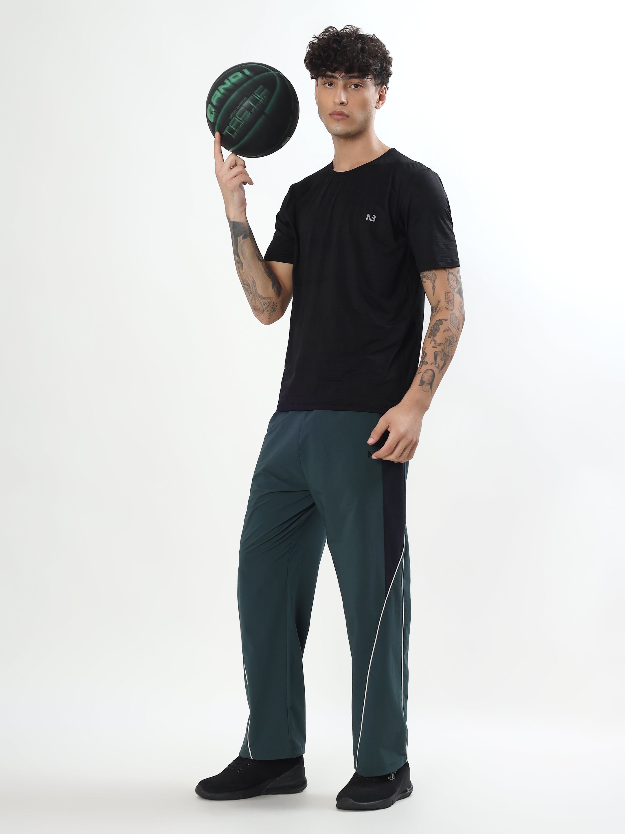CORE BLACK PERFORMANCE T-SHIRT