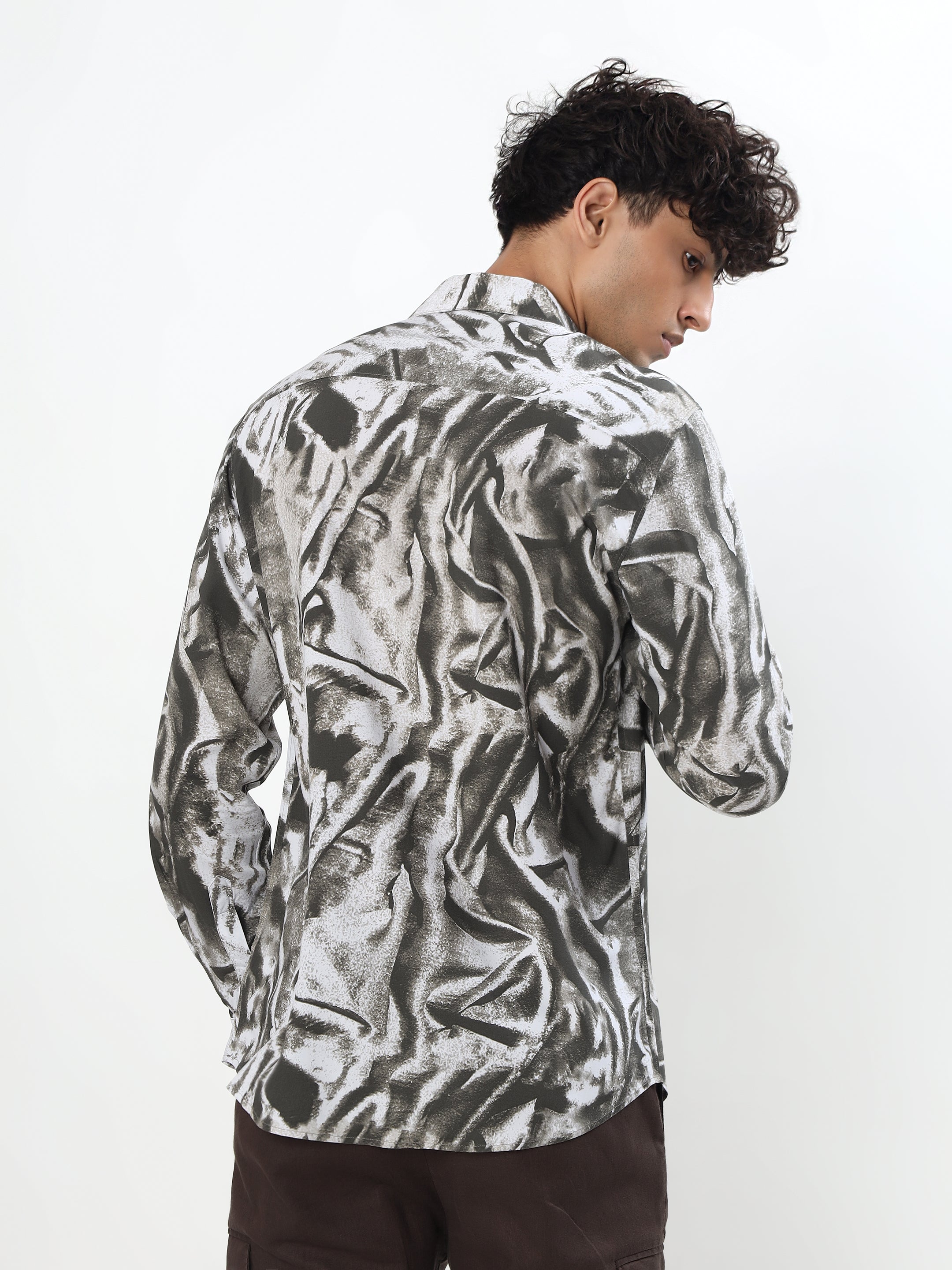 GREY AND OFF-WHITE ABSTRACT BRUSHSTROKE