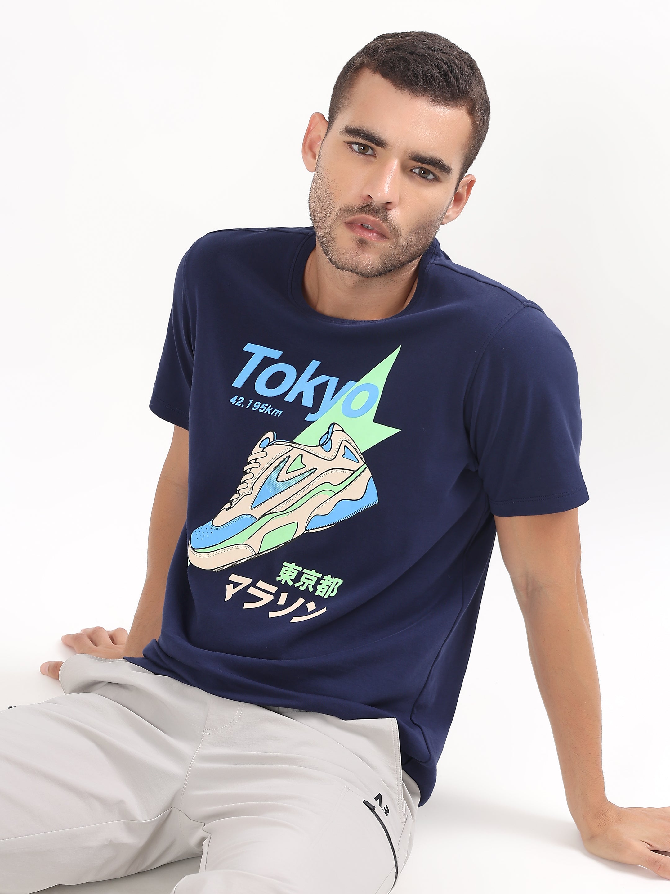 TOKYO MARATHON SNEAKER GRAPHIC REGULAR T-SHIRT