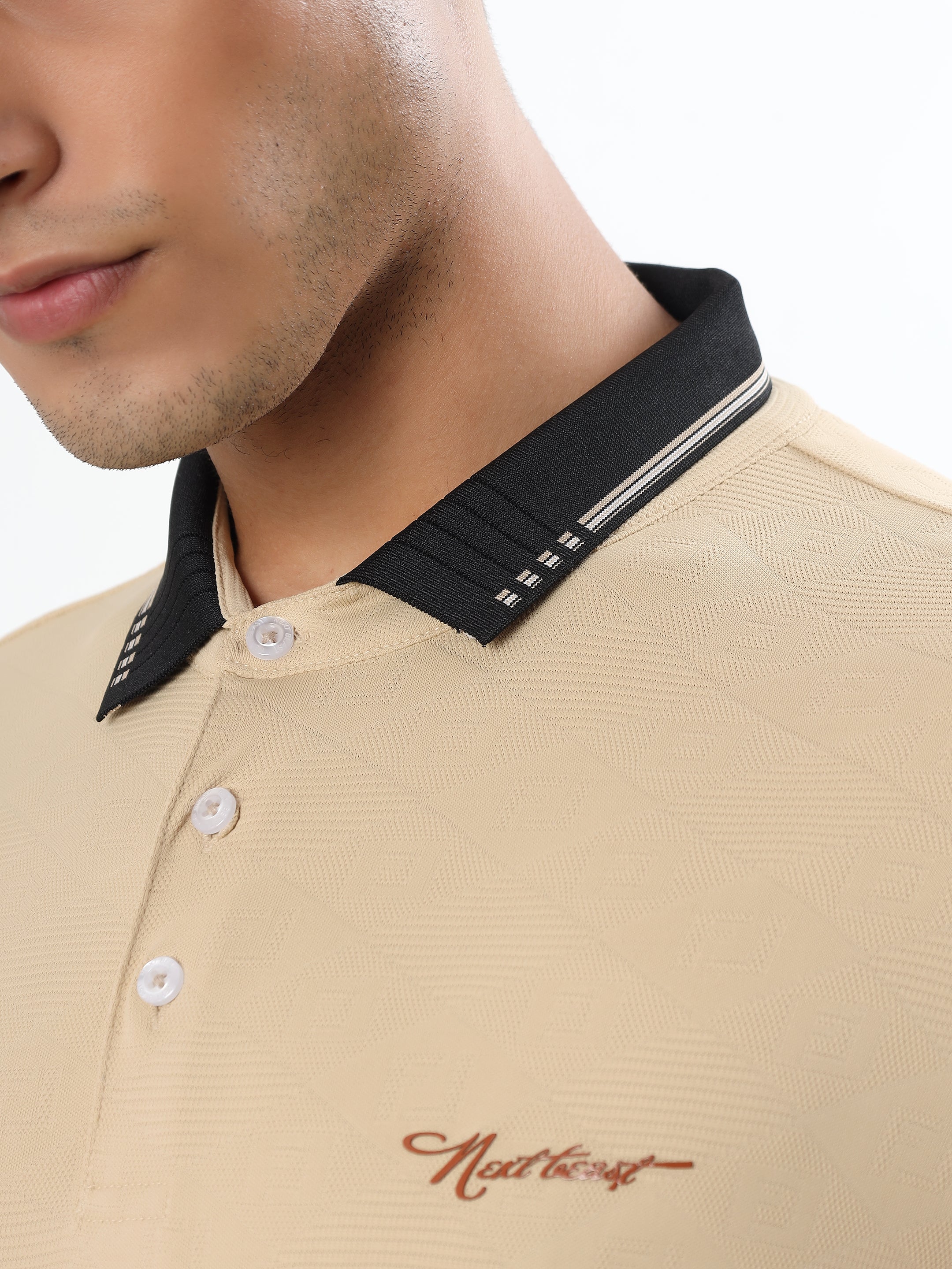SUBTLE TEXTURED CONTRAST COLLAR POLO T-SHIRT - CREAM
