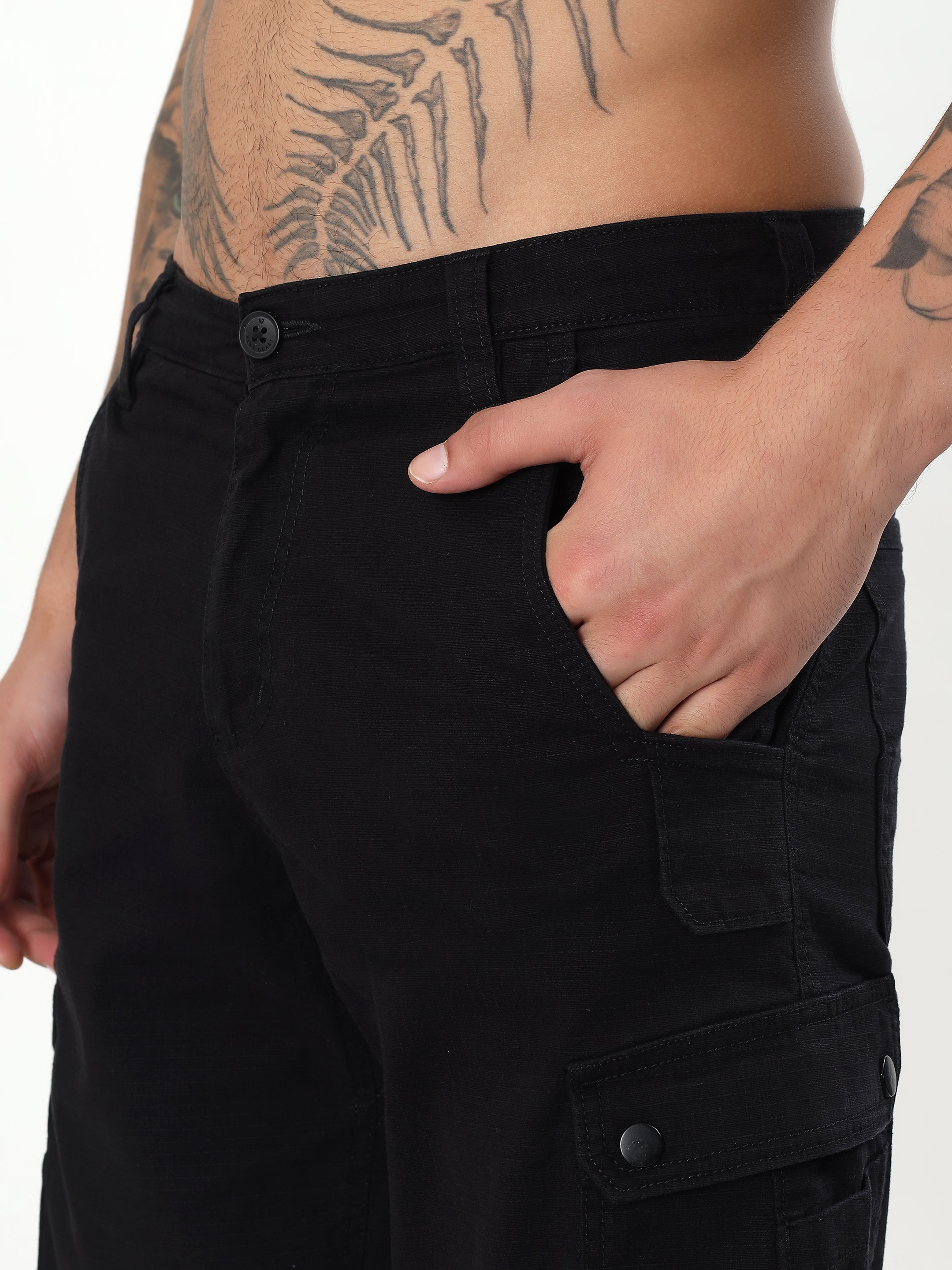 RIPSTOP CARGO BERMUDA SHORTS - BLACK
