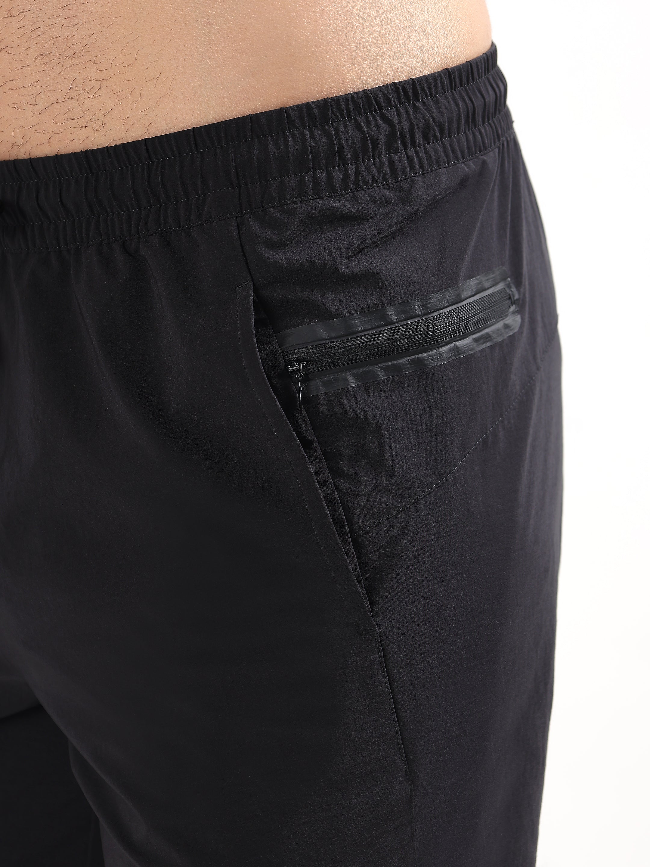 MEN BLACK PERFORMANCE QUICK-DRY SPORTS SHORTS