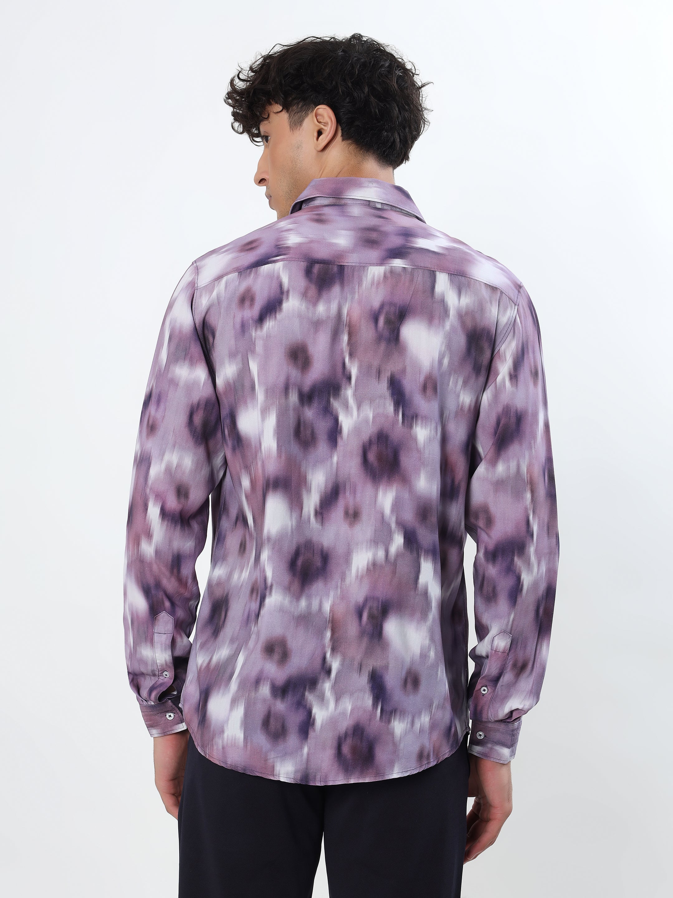 LAVENDER PURPLE BLURRED FLORAL ABSTRACT