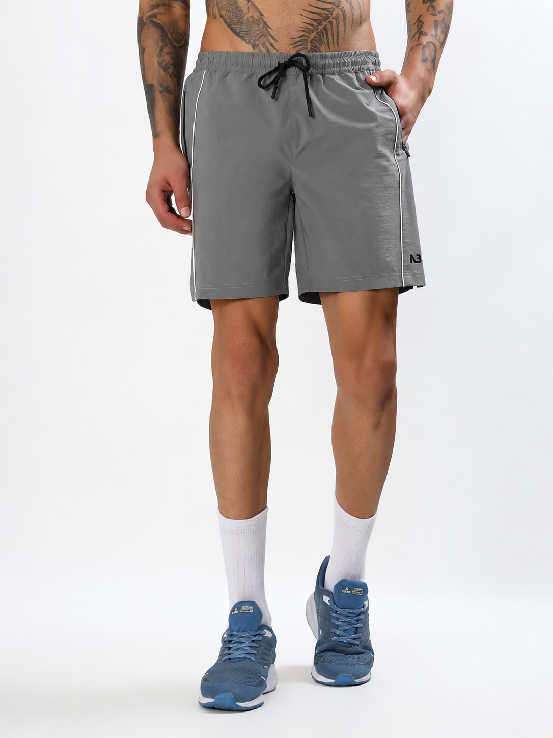 CONTRAST PIPING ACTIVE TRAINING SHORTS