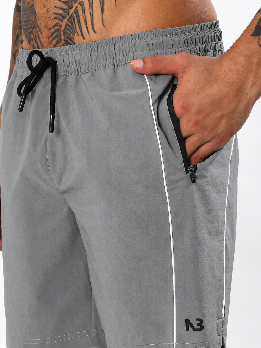 CONTRAST PIPING ACTIVE TRAINING SHORTS